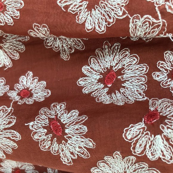 Daisy Embroidered Full Skirt Size 10 - Picture 3 of 5